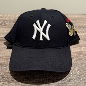 Gucci Black and White Embroidered Cap